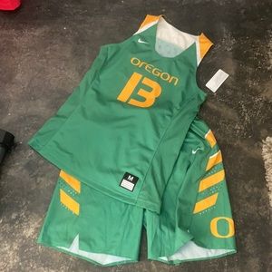 Women’s Nike NCAA Oregon ducks basketball uniform